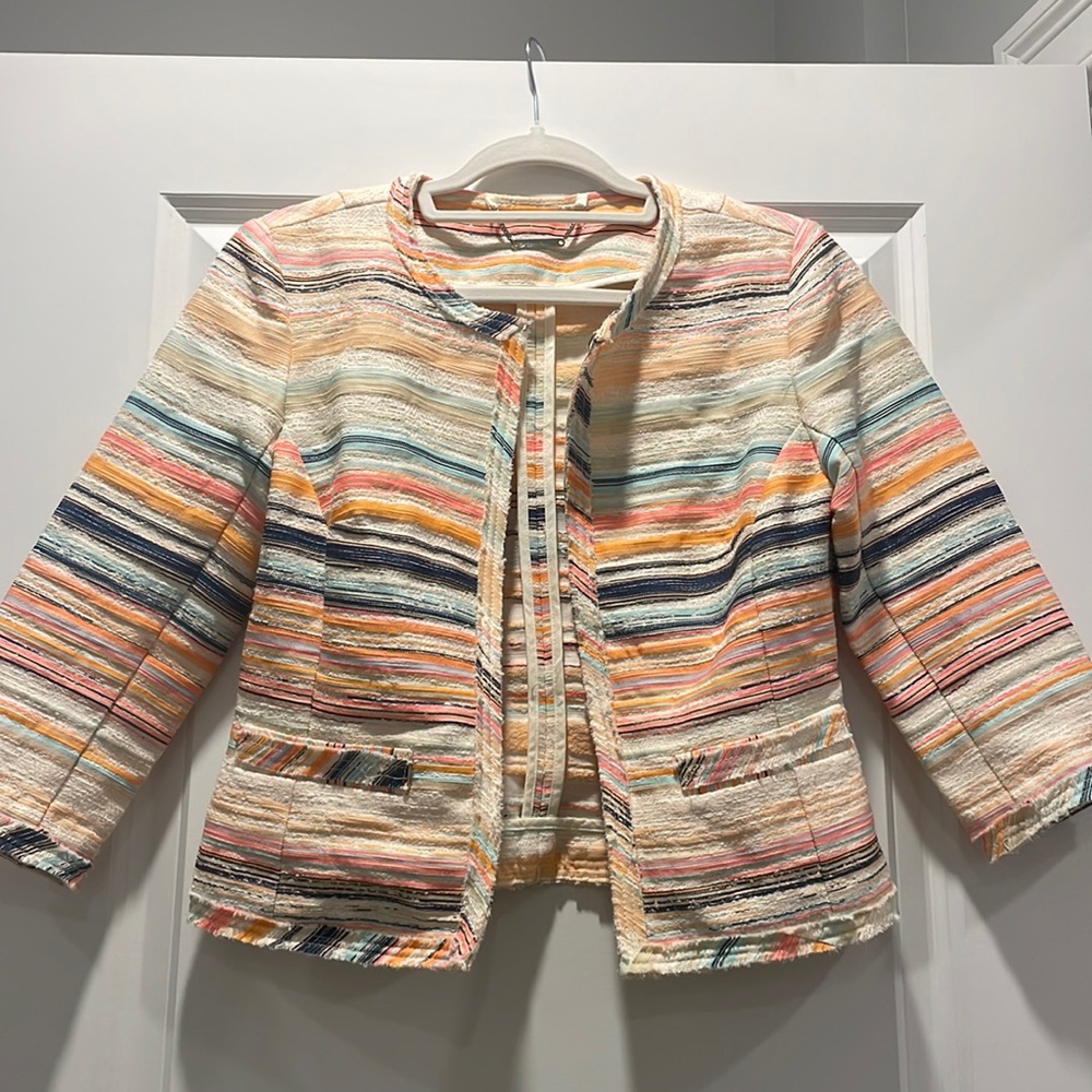 Multi color Arlie's Trina Turk size 2 crop jacket.